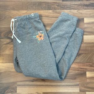 Hurley gray sweatpants w/elastic waist& tie. Cuffed. No pockets